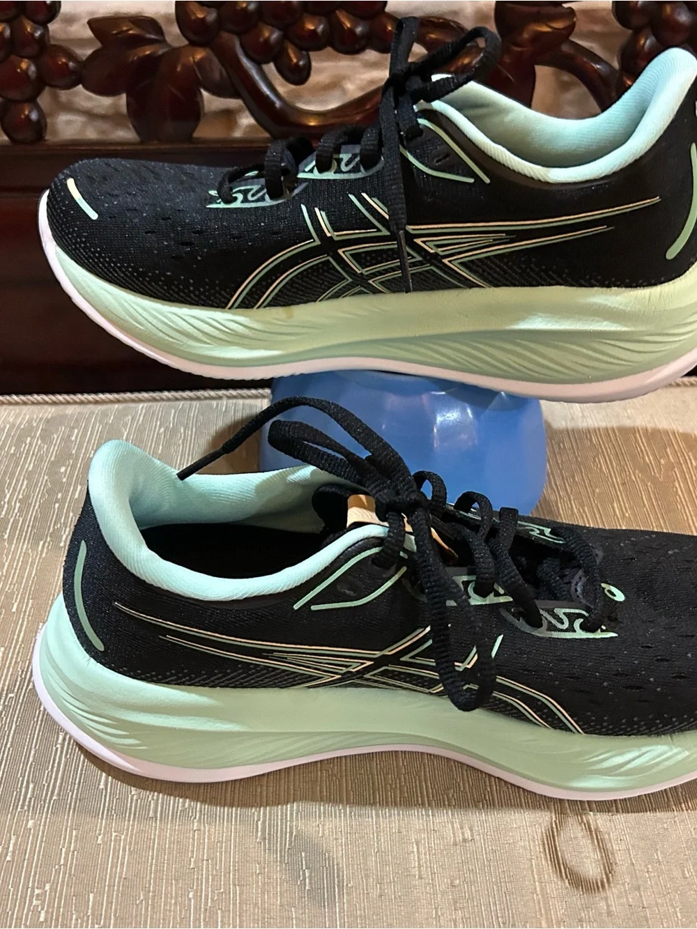 ASICS Black and Mint gel women 7.5 running shoes